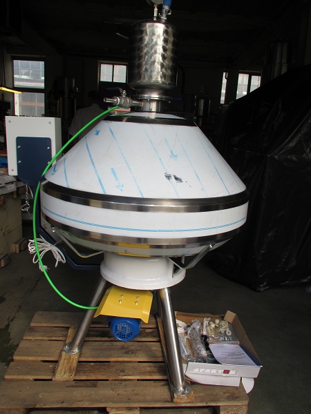 Llenadoras de cerveza semiautomáticas para pequeñas cervecerías.