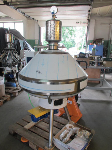 Llenadoras de cerveza semiautomáticas para pequeñas cervecerías.