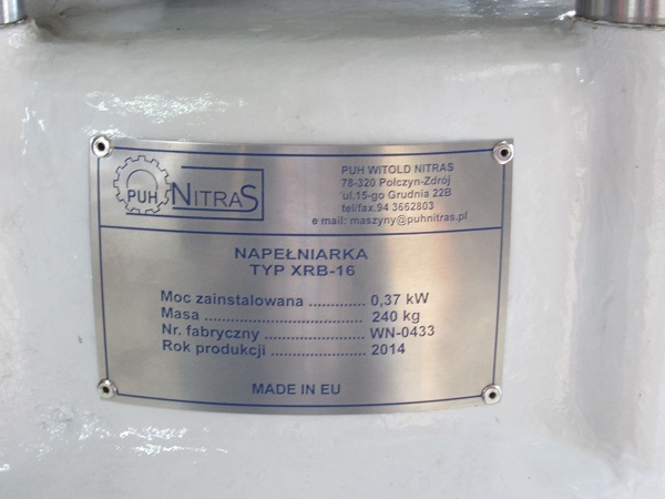 Llenadoras de cerveza semiautomáticas para pequeñas cervecerías.